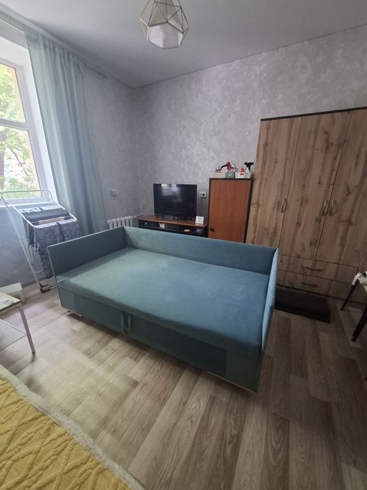 Продаётся диван в хорошем состоянии