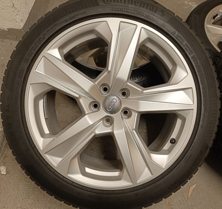 Оригинални джанти с нови зимни гуми 19 цола за Audi A7 S7 дот 2023г