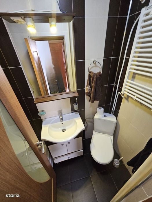 Apart. 4 Camere de Vânzare – Cart. E3, Etaj 3/4, Mobilat și Utilat