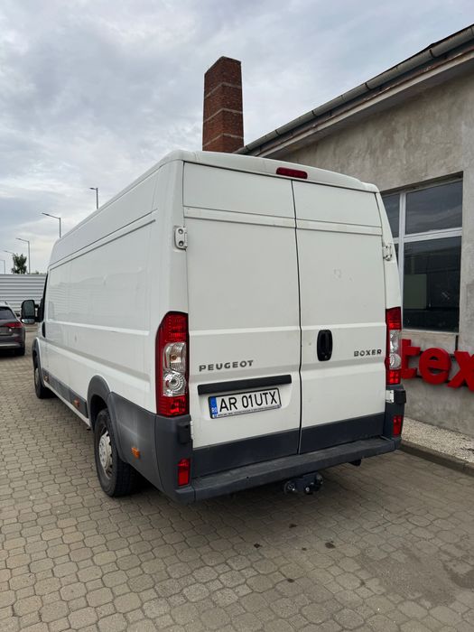 Inchiririere microbuz Peugeot Boxer