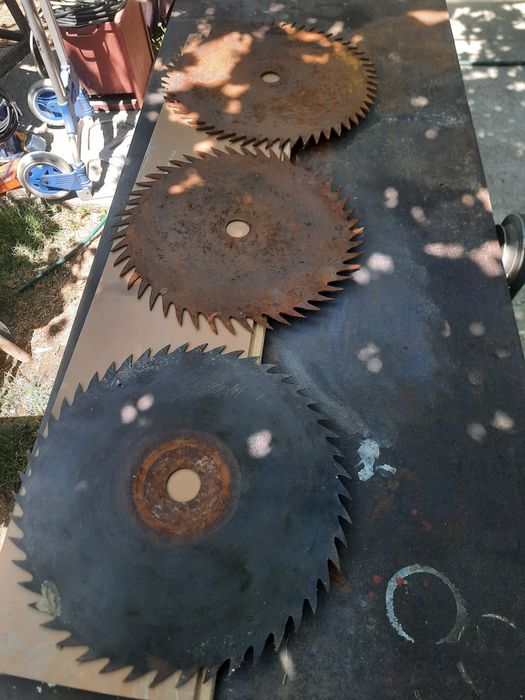 Vând circular cu 3 panze, Preț negociabil !