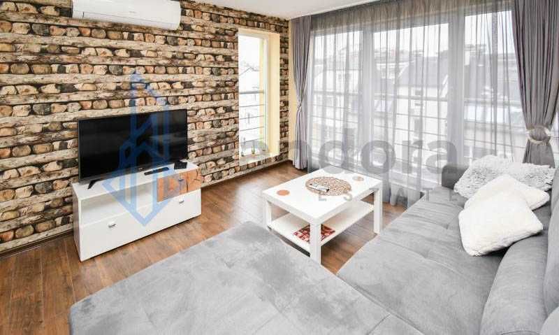 Дава се под наем Двустаен апартамент в София, Център - 60 кв.м за 550 € - Снимка #2