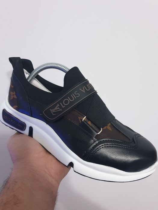 Pantofi sport. Pret 80 lei