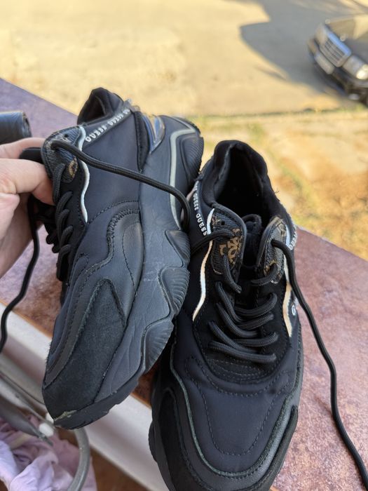 Оригинални маратонки на GUESS