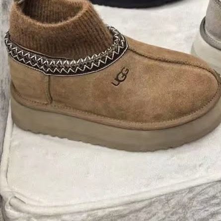 Продам новые угги