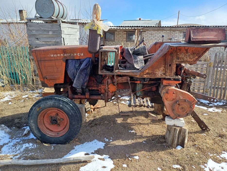 Продам трактор т 25.