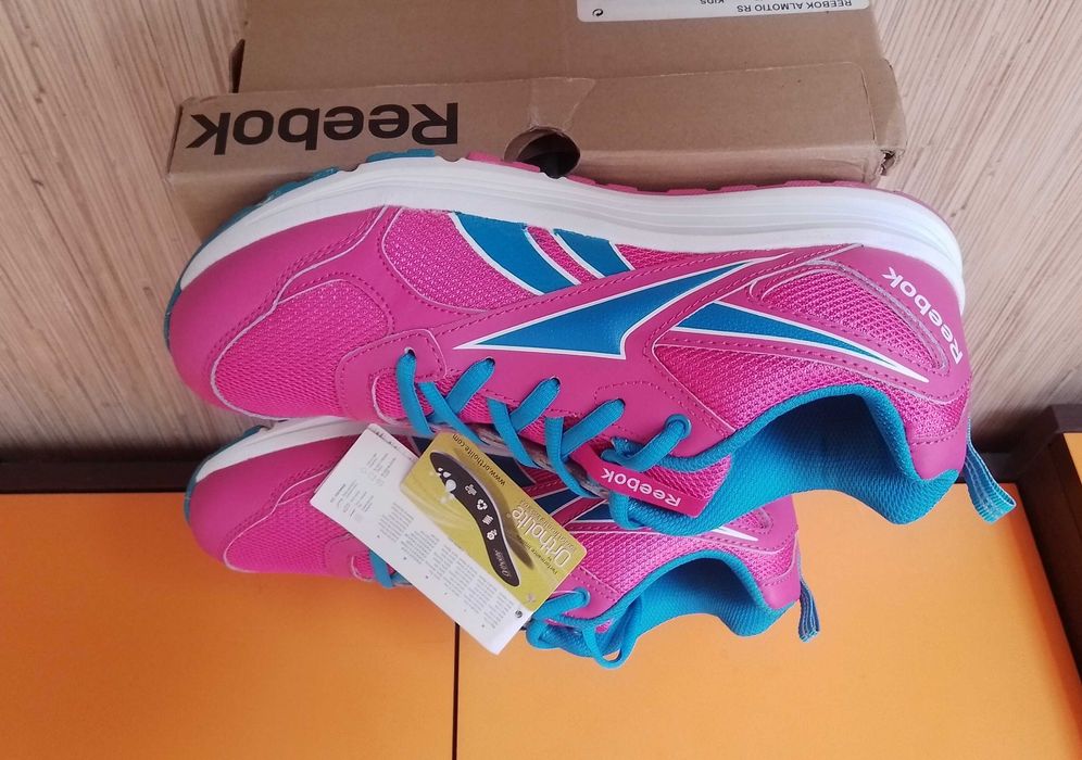 НОВИ Маратонки Reebok 39