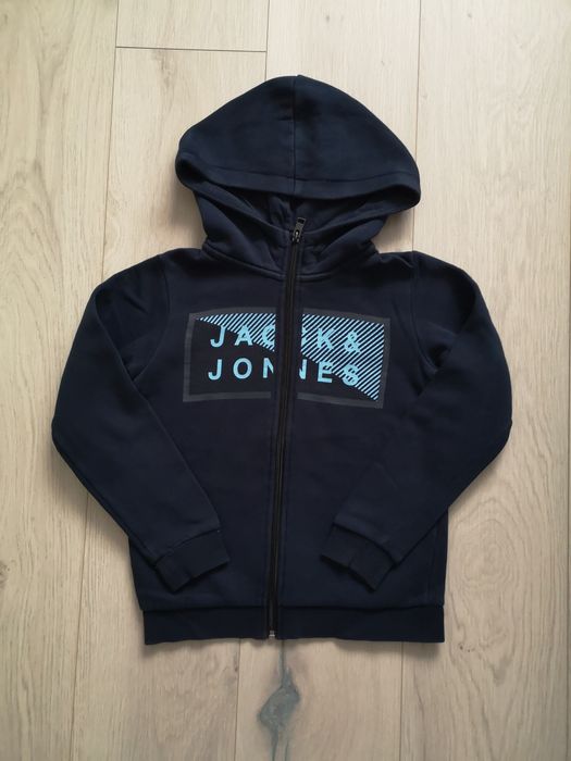 Суичър и худи за момче 8год