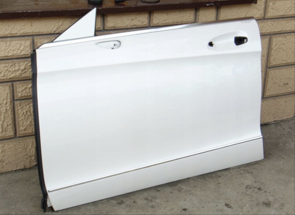 Предна лява врата Мерцедес Цлс 218. Бял цвят MERCEDES CLS W218 218 2010-2018