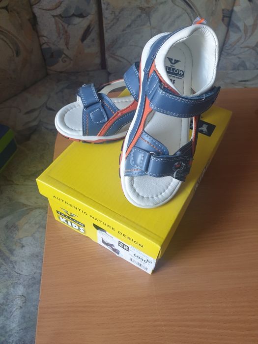 Продам сандалии на мальчика