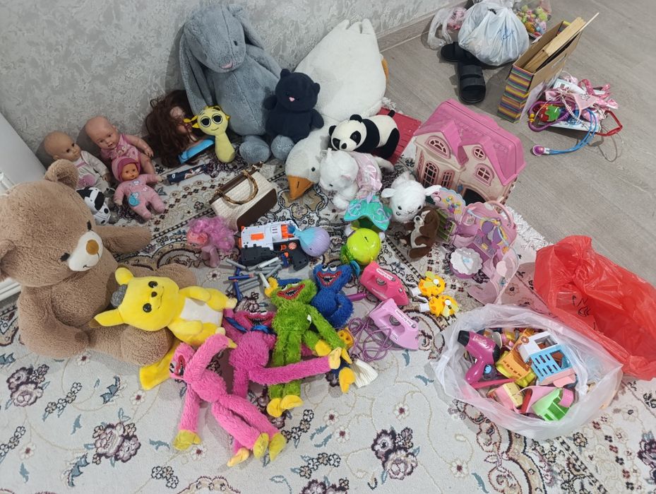 Продам игрушки разные