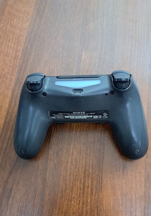 Продам джойстик на PS4