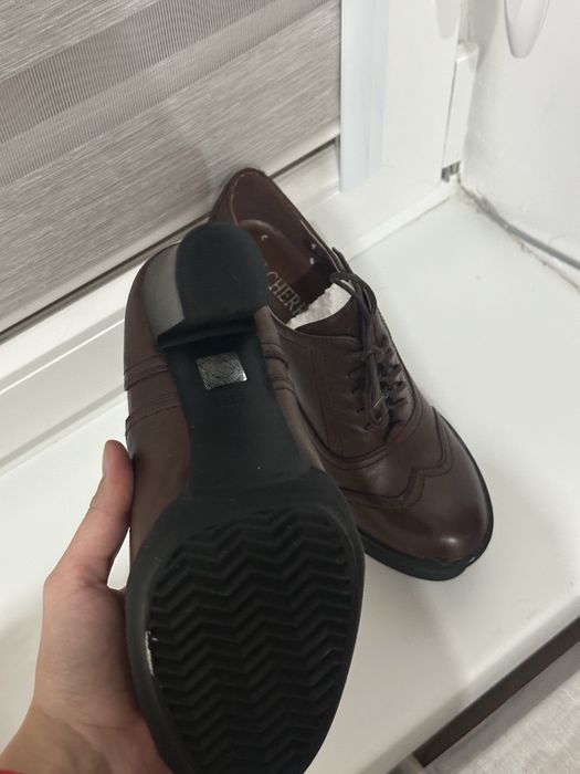 Продам туфли 38 размер неношенные