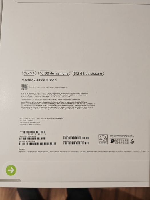 MacBook Air de 13 inchi - cip M4 - Sigilat