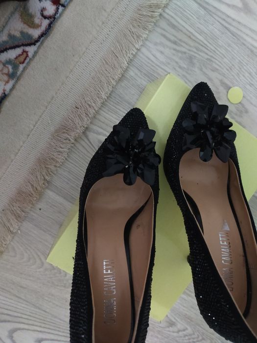 Продам женские туфли