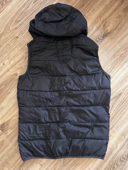 Мъжки ватиран елек с качулка Jack & Jones