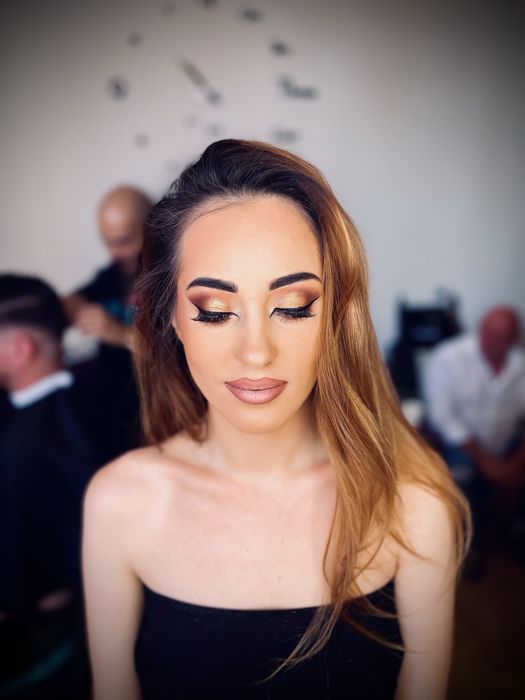 Make-up profesional!!  PRET MACHIAJ 160 Ron!