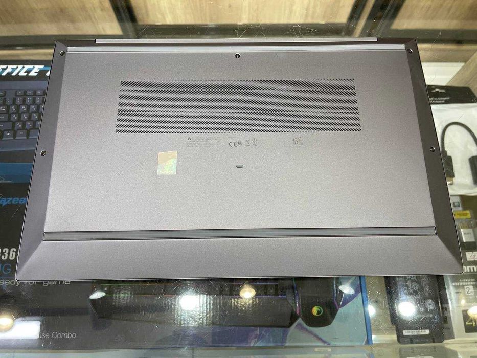 HP ZBook 15 G8 Core i7-1185G7 озу16гб 256ssd Nvidio Quadro T500