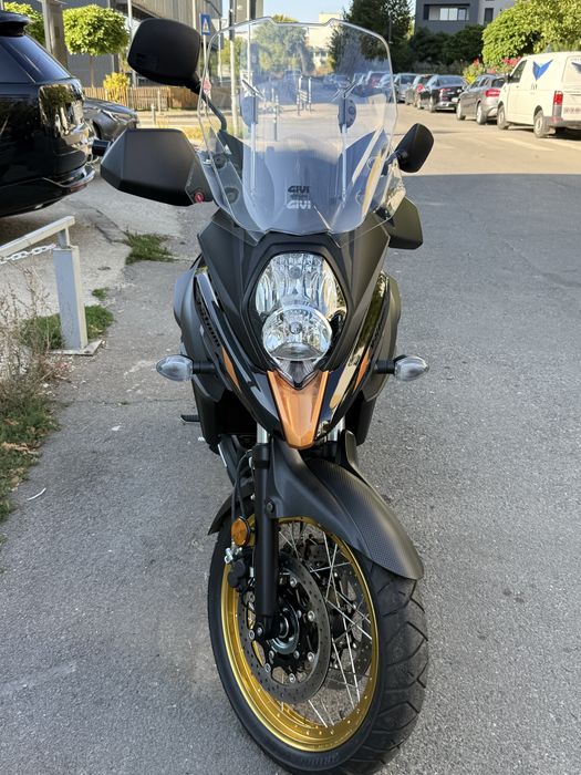 Suzuki V-Strom 650XT an 2025, rulaj 2700 km, impecabilă, accesorizată*