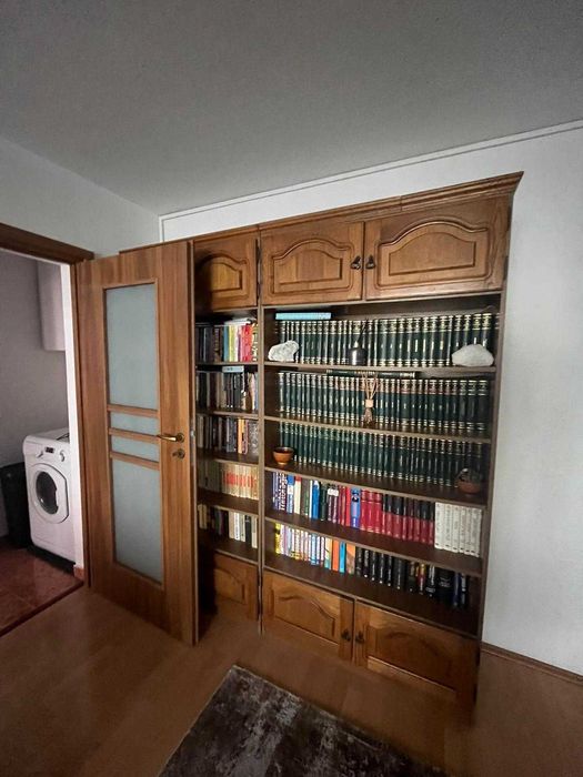 set mobilier din stejar, pentru living/ hol/ birou,  490 lei