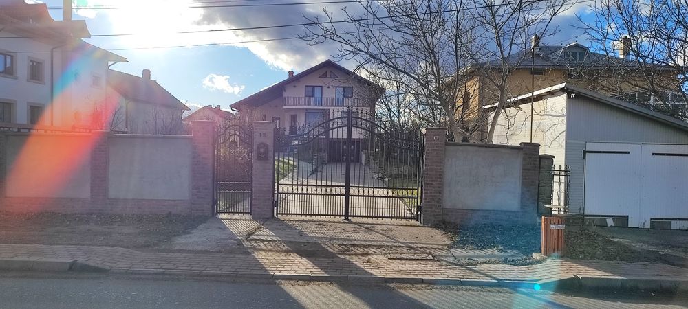 Casă de vânzare Ipotești ( zona Hereditas )