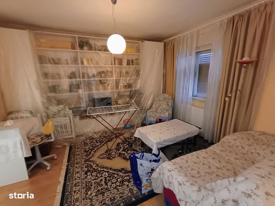 Casa generoasa cu 4 camere / str. Pomilor
