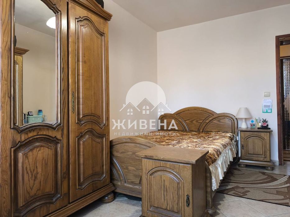 Продавам къща с басейн в с.Соколово, обл. Добрич