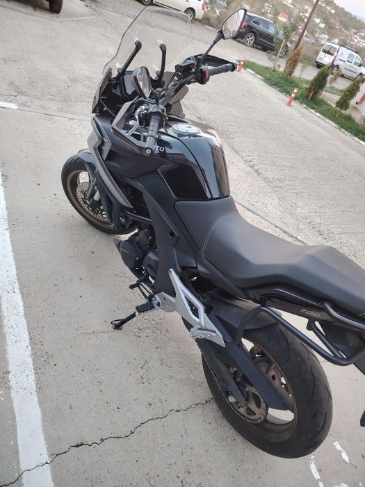 CF MOTO  700 MT.