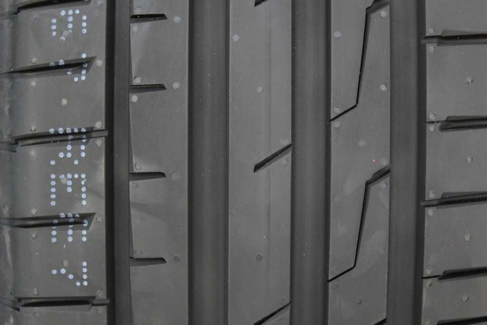 Anvelope vara noi 225/40R18 92Y, XL, ZR, RoadX, DOT 2025
