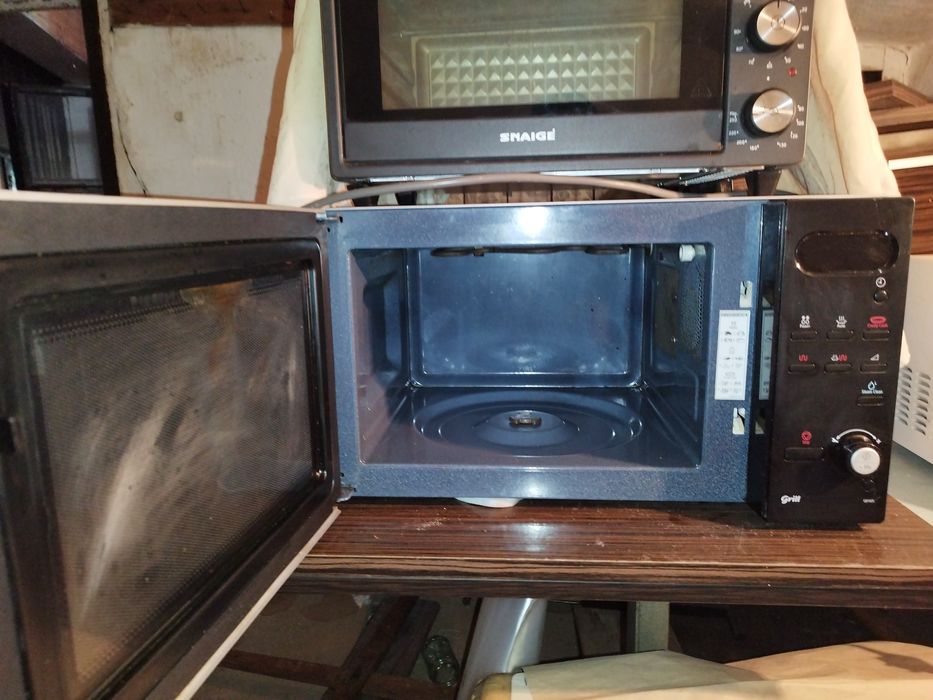 Микровълнова фурна грил