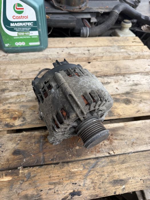 Оригинален алтернатор динамо 140A Valeo 03L903023F за VW Golf Passat Audi Skoda Seat 2.0 TDI 1.6 TDI