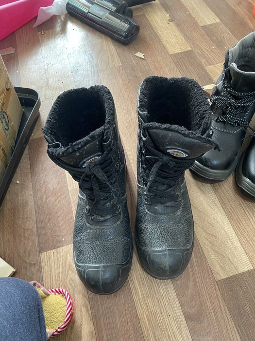 Специолный обувь