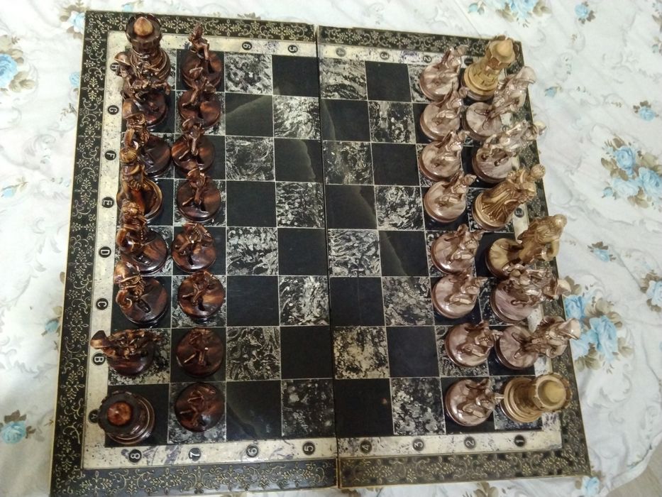 Shaxmad yongoqdan ishlangan