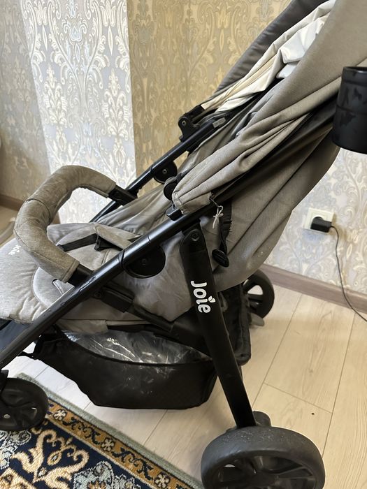 Коляска Joie