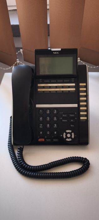 Telefon centrală NEC cu 24/20 de linii