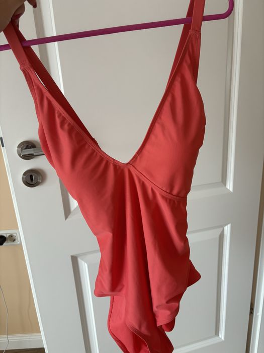 Costum de baie intreg nou