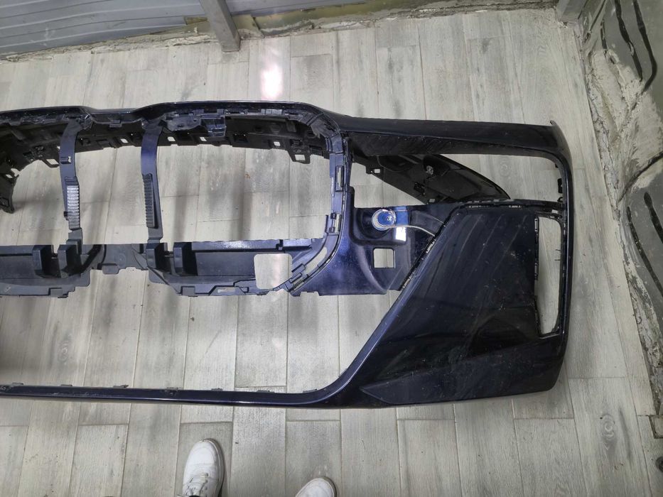 Bara fata BMW Seria 7 G70 M-sport M-pachet  AN 2019 - 2025 cod  51118081544