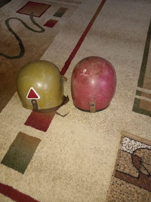 Продам два мото шлема