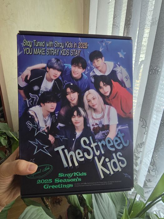 SKZ STRAY KIDS Season's Greetings + Списания и фотокнига