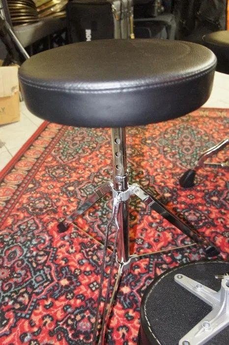 Scaune pentru tobe si aseze pentru scaune, diferite modele