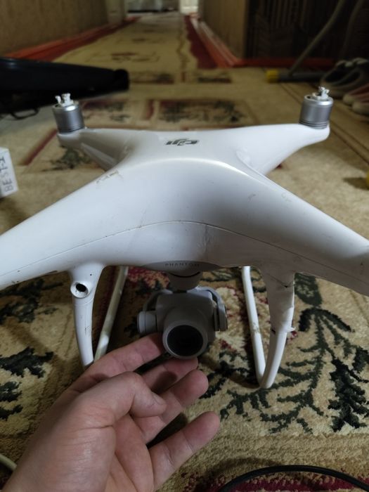 Дрон Фантом 4 про