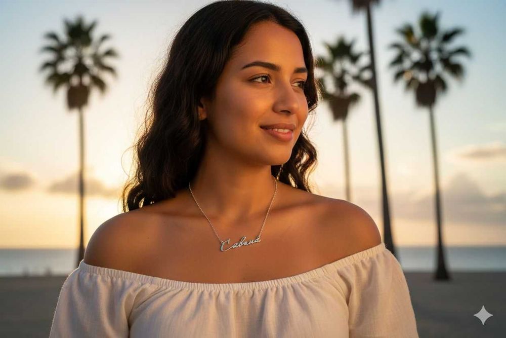 Персонализирано колие с име – идеален коледен подарък за нея