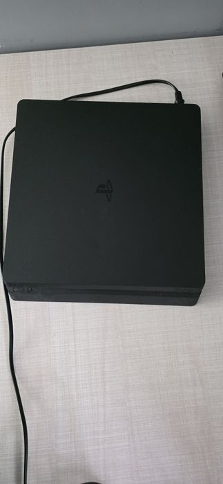 Продавам PS4 конзола + телевизор JVC
