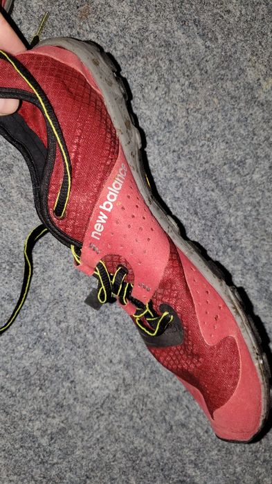 Sneakers alergare marime 45... Nu stiu d e ce trebuie 70 de caractere.