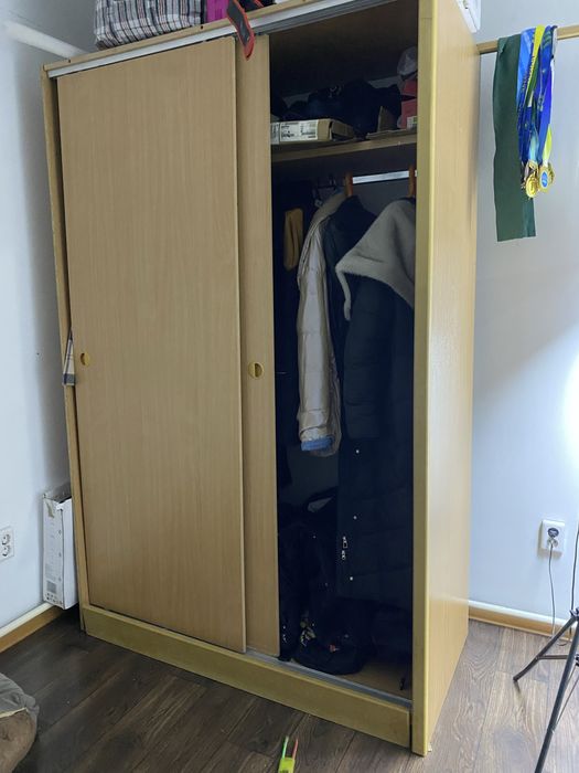 гладильная доска,холодильник,стол,шифонер