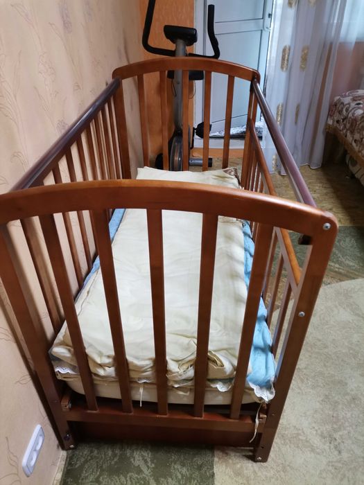 Детская кроватка