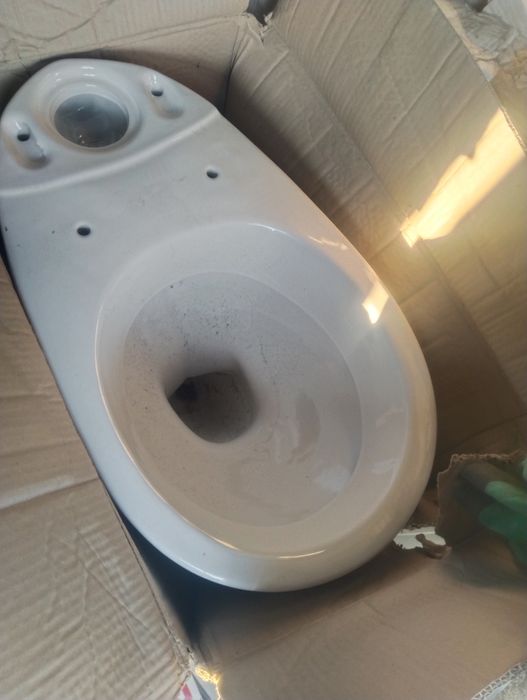 Новый унитаз 2 штук