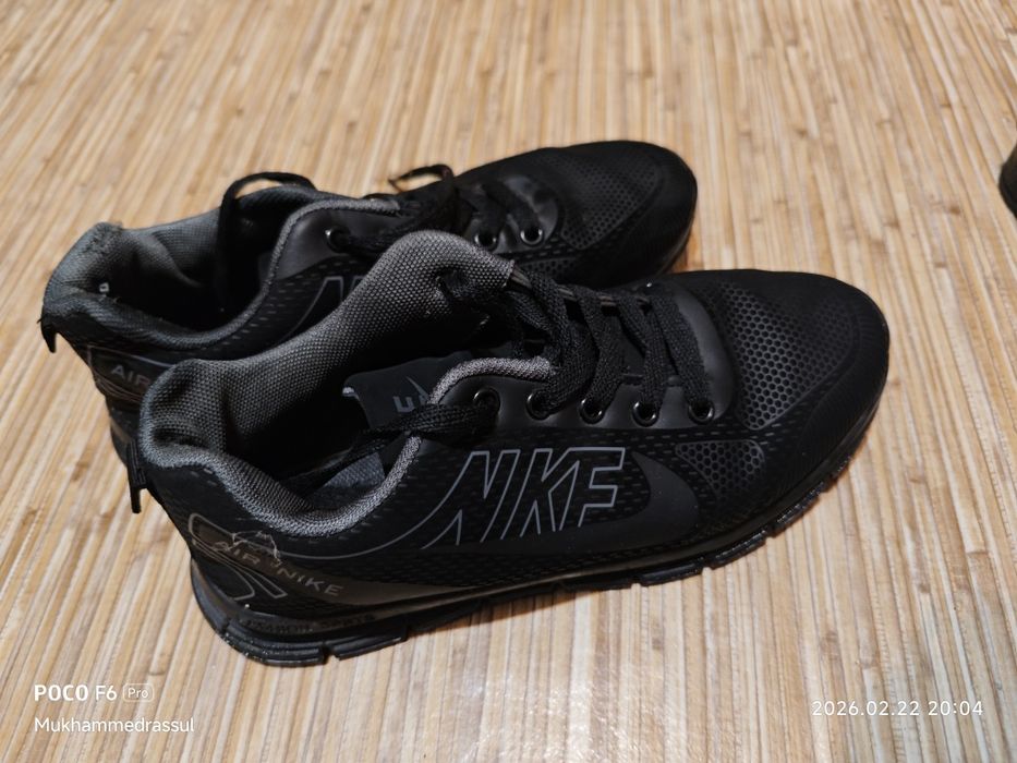 Продам туфли,кроссовки