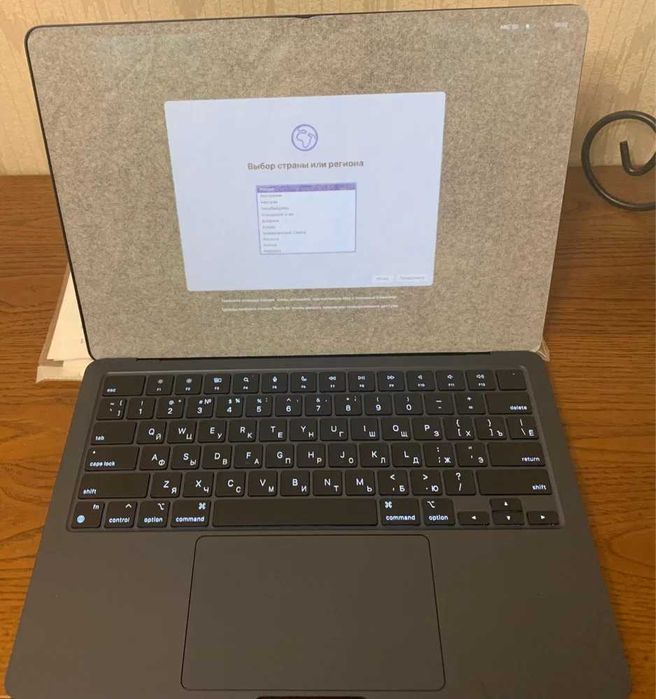 MacBook Air Midnight M4 14 / 16GB / 256GB — как новый, 8 циклов