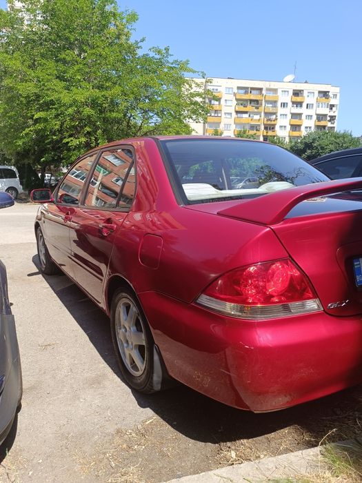 Продавам  Митсубиши Лансер